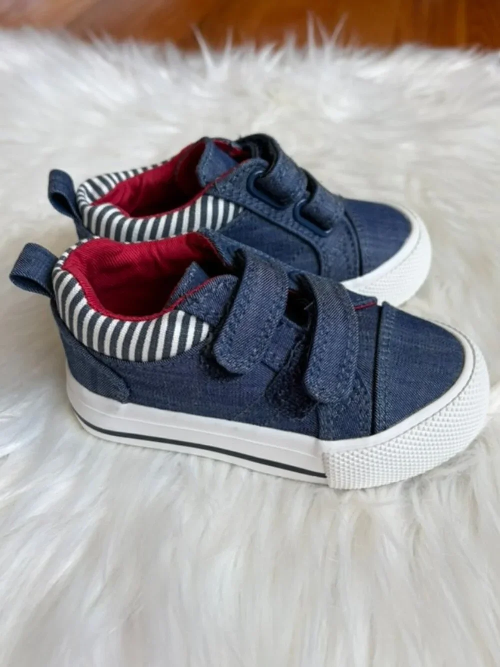 Joe Fresh Baby Boys' Navy Blue Quick Close Sneakers Infant Size 5